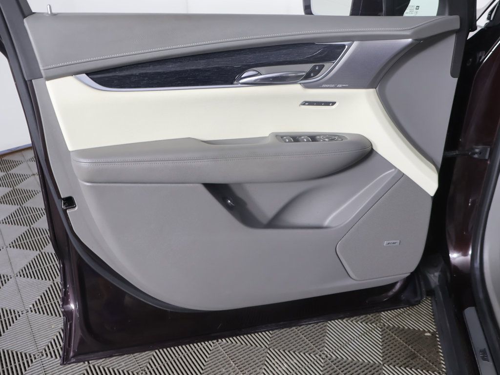 Used 2020 Cadillac XT6 Premium Luxury AWD/4WD image 22