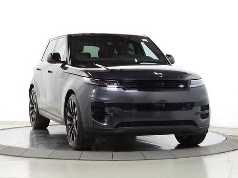 Used 2025 Land Rover Range Rover Sport SE image 11