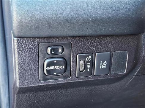 Used 2018 Toyota RAV4 XLE image 11