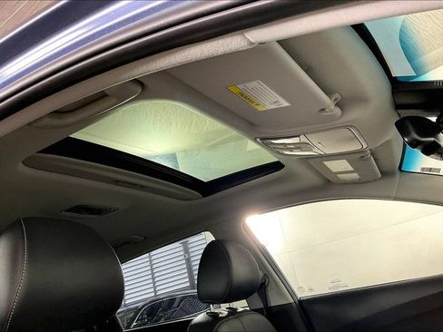Used 2022 Kia Niro Touring Special Edition FWD image 29