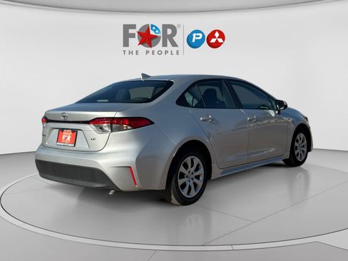 Used 2025 Toyota Corolla LE FWD image 5