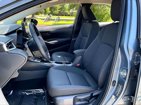 Used 2025 Toyota Corolla LE w/ LE Premium Package image 7