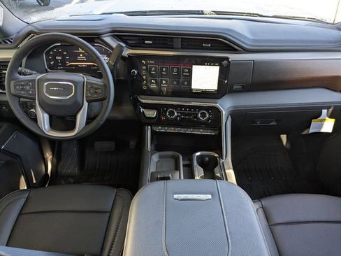 New 2026 GMC Sierra 2500 Denali w/ Denali Reserve Package image 15