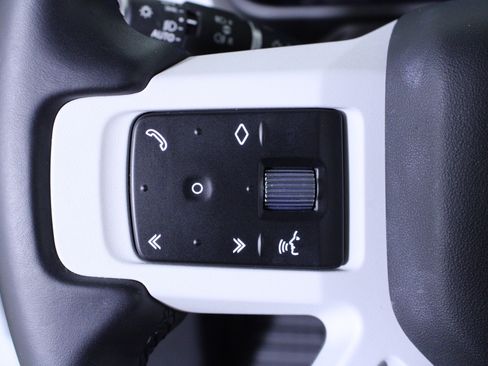 Used 2025 Land Rover Defender 110 S image 24