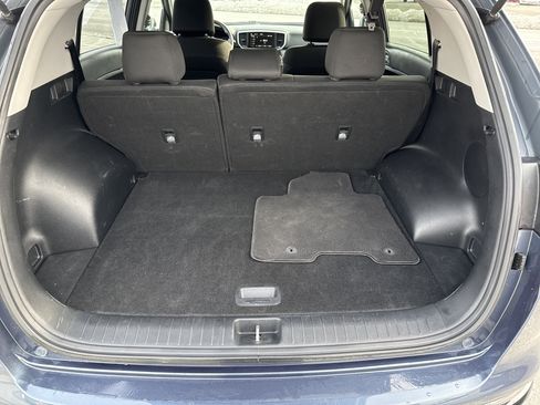Certified 2022 Kia Sportage LX image 5
