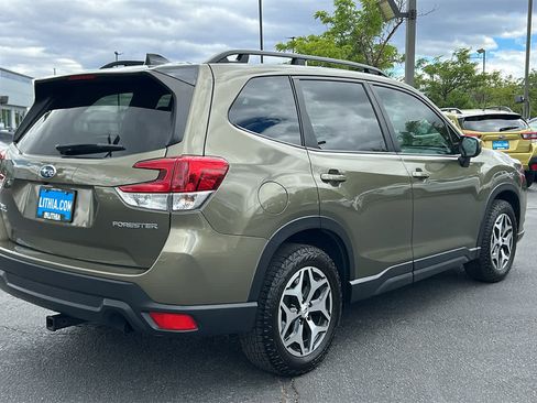 Certified 2024 Subaru Forester Premium AWD/4WD image 6