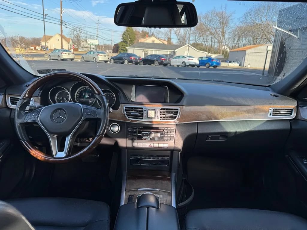 Used 2014 Mercedes-Benz E 350 4MATIC Sedan image 9