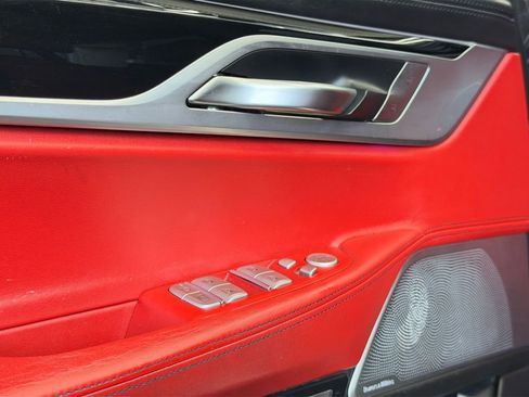 Used 2018 BMW M760i xDrive image 17