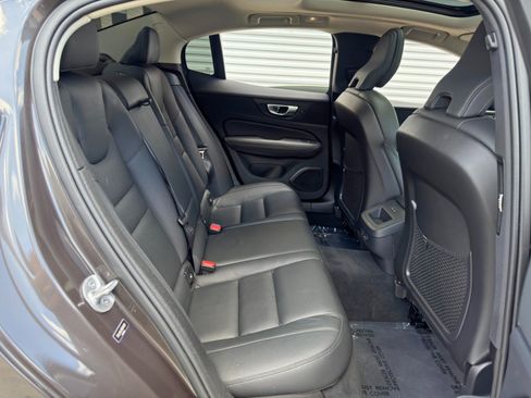 Used 2024 Volvo S60 B5 Plus w/ Climate Package FWD image 40