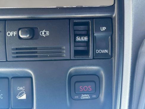 Used 2011 Toyota 4Runner Limited image 35