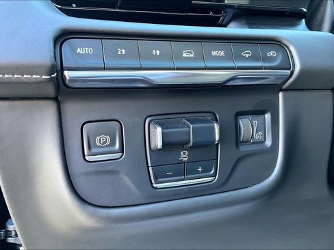 Used 2022 Cadillac Escalade Sport Platinum image 35