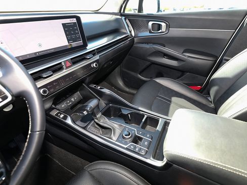 Used 2024 Kia Sorento S image 19