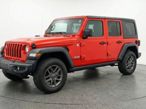 Used 2025 Jeep Wrangler Sport S image 3