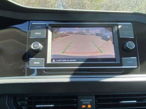 Certified 2024 Volkswagen Jetta S FWD image 15