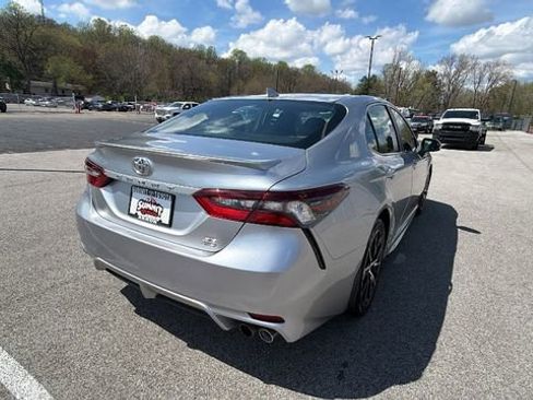 Used 2021 Toyota Camry SE AWD/4WD image 5