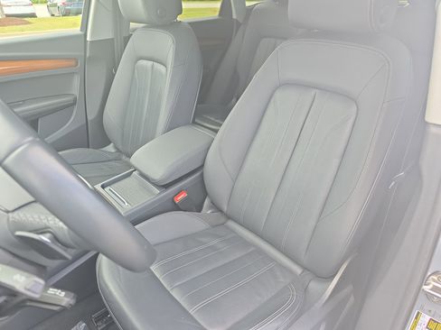 Used 2021 Audi Q5 e Premium Plus w/ Premium Plus Package AWD/4WD image 15