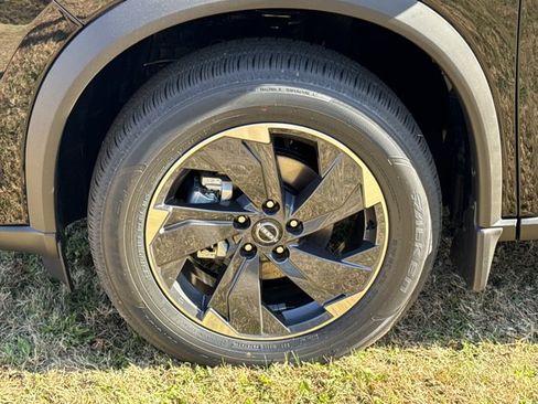 New 2026 Nissan Rogue SV w/ SV Premium Package FWD image 14