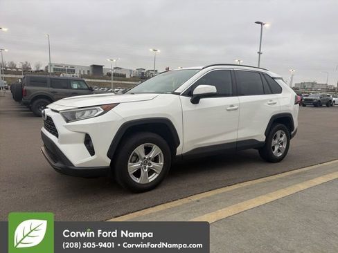 Used 2019 Toyota RAV4 XLE image 7