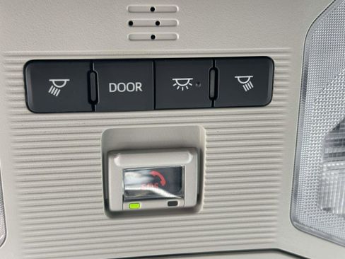 Used 2025 Toyota RAV4 XLE image 35