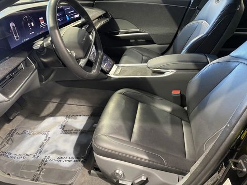 Used 2024 Lucid Air Pure image 11