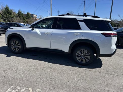 New 2026 Nissan Pathfinder SV AWD/4WD image 4