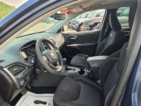 Used 2021 Jeep Cherokee Latitude AWD/4WD image 16