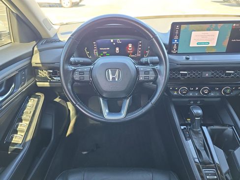 Used 2024 Honda Accord Touring image 10