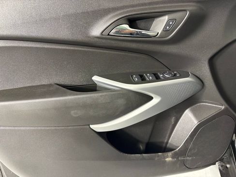 Used 2025 Chevrolet Trax LS image 22
