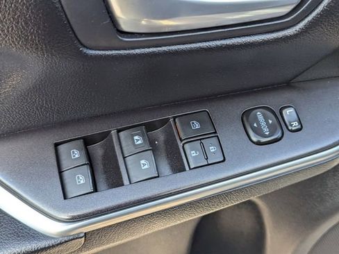 Used 2017 Toyota Camry SE image 24