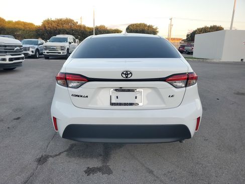 Used 2024 Toyota Corolla LE image 6