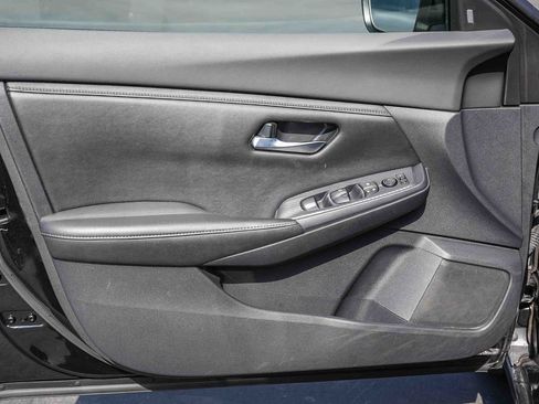 Used 2023 Nissan Sentra SV FWD image 21