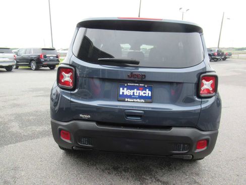 Used 2020 Jeep Renegade Altitude FWD image 6