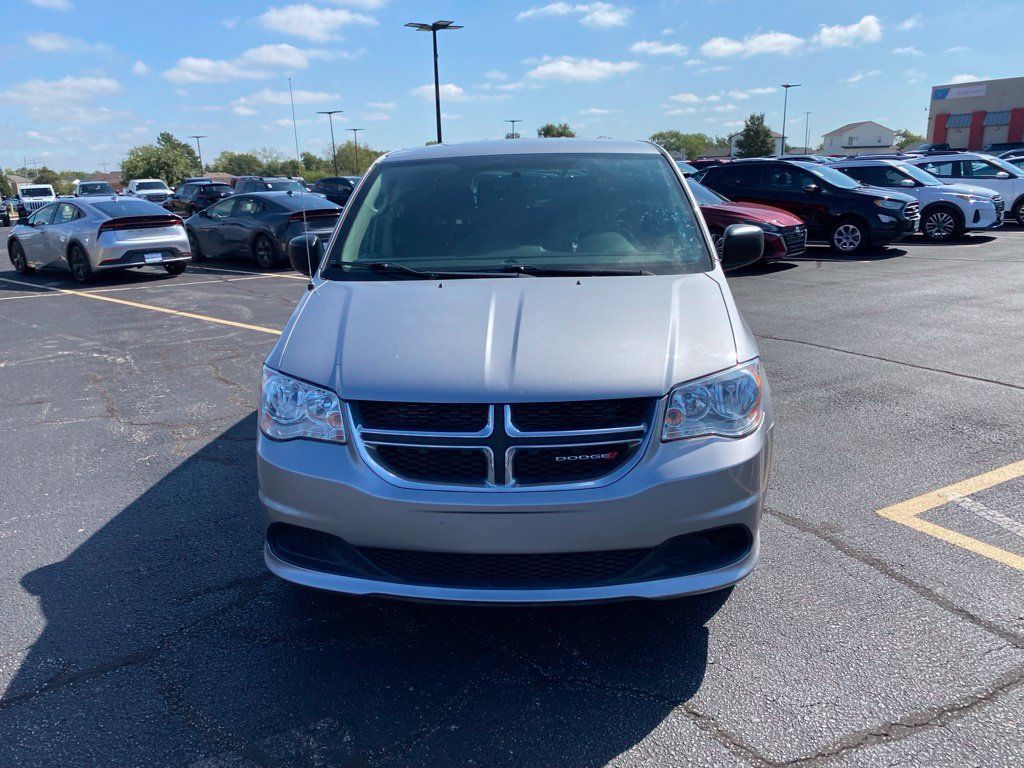 Used 2018 Dodge Grand Caravan SE w/ UConnect Hands-Free Group FWD image 3