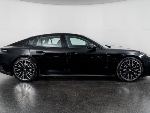 Used 2025 Porsche Panamera 4 image 5