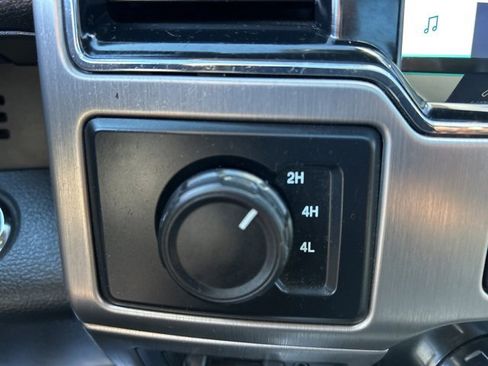 Used 2022 Ford F450 Platinum w/ FX4 Off-Road Package image 24
