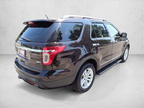 Used 2013 Ford Explorer XLT AWD/4WD image 4