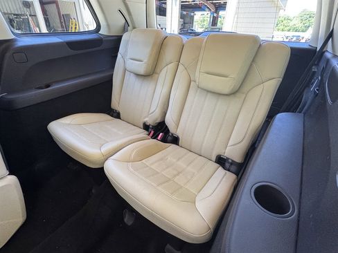 Used 2018 Mercedes-Benz GLS 450 4MATIC w/ Premium Package image 13