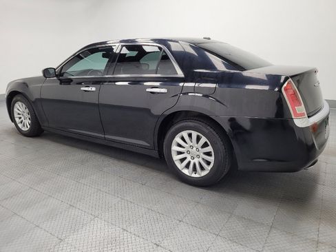 Used 2014 Chrysler 300 RWD image 3