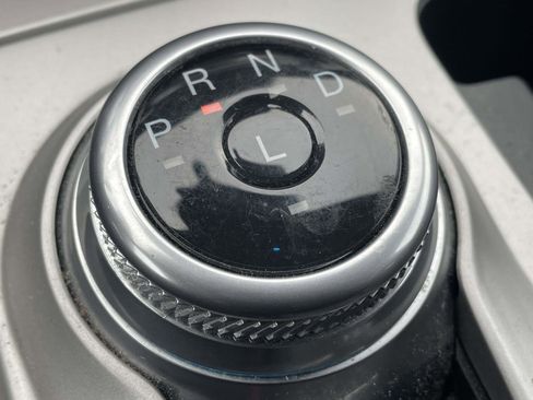 Used 2022 Ford Explorer XLT image 6