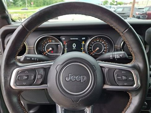 Certified 2022 Jeep Gladiator Overland AWD/4WD image 17