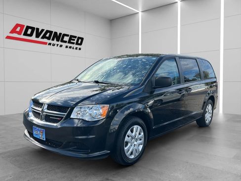 Used 2019 Dodge Grand Caravan SE w/ UConnect Hands-Free Group image 3