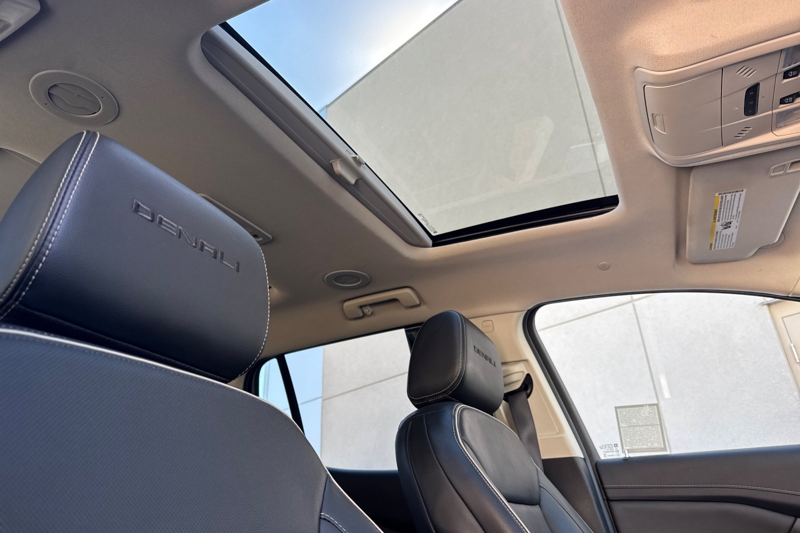 Used 2023 GMC Acadia Denali FWD image 19