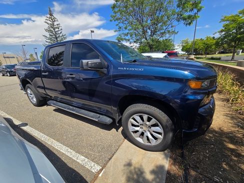 Used 2019 Chevrolet Silverado 1500 Custom w/ Custom Value Package AWD/4WD image 5