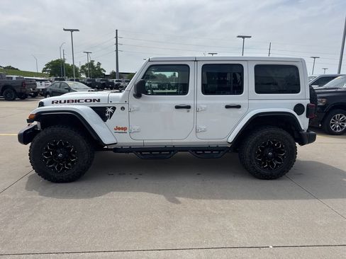 Used 2021 Jeep Wrangler Unlimited Rubicon w/ Dual Top Group AWD/4WD image 22