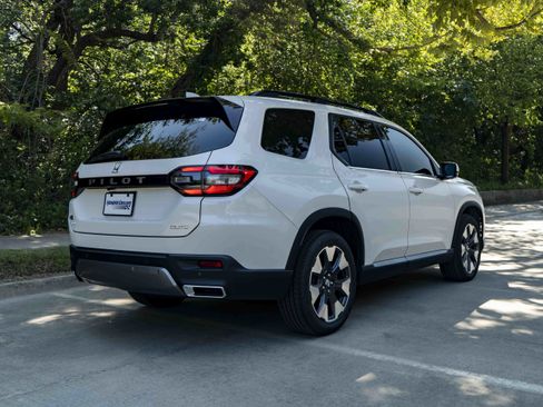 Certified 2026 Honda Pilot Elite image 9