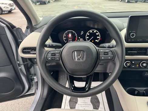 Used 2023 Honda HR-V LX image 12