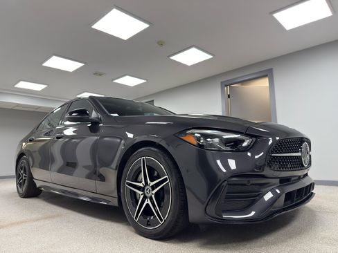 Used 2023 Mercedes-Benz C 300 4MATIC Sedan image 4