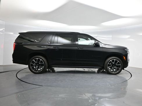 Used 2025 Chevrolet Suburban RST AWD/4WD image 37