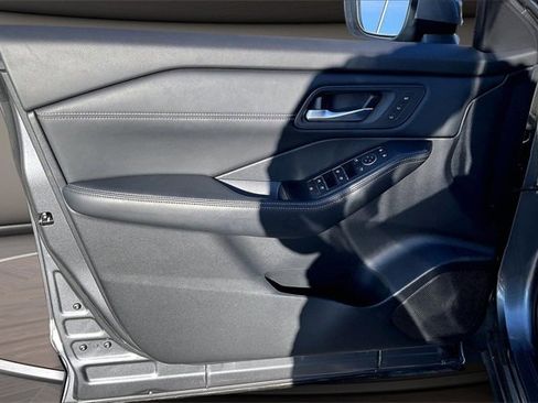 Certified 2025 Nissan Rogue SL w/ SL Premium Package image 21