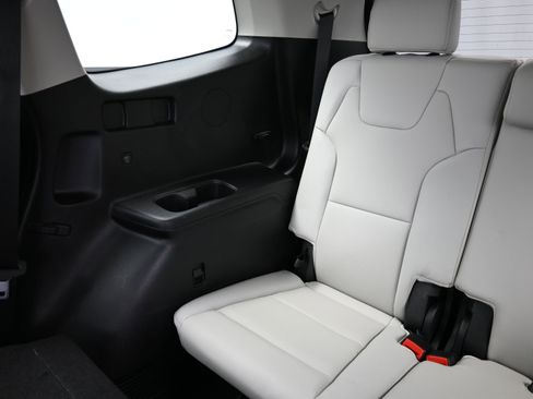 Used 2024 Kia Telluride EX w/ EX Captain's Chair Package image 23